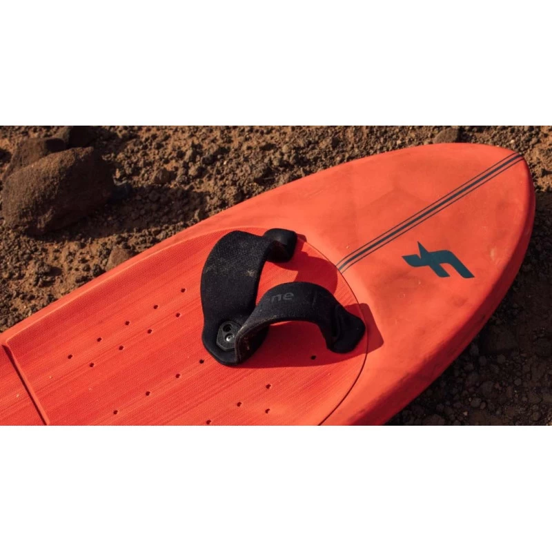 V-Strap F-one Foilboard X6 Self Tapping Screws (25mm) 3 V-Strap F-one Foilboard X6 Self Tapping Screws (25mm) – Image 3